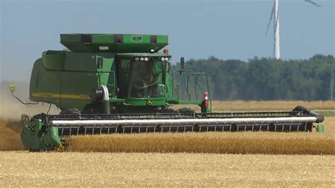 Wheat Harvest John Deere Sts Harvesting Wheat Ontario