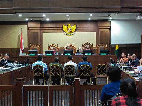 Bersaksi Di Sidang Pejabat Kementan Dicecar Soal Pesan Syl Selama