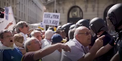 Ingresó Corriendo A La Argentina Y Se Escapó Infobae