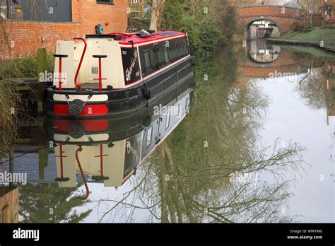 Narrow Boat Moored On The Oxford Canal At Cropredy In Oxfordshire Stock