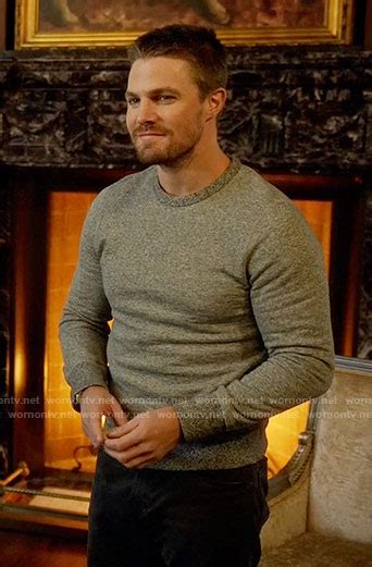 Oliver Queen Outfits And Fashion On Arrow Stephen Amell