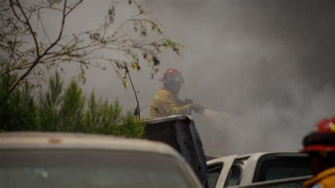 Galer A Y Video Incendian Patrullas En Yonke De Otay