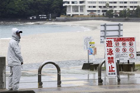 Thousands Warned As Typhoon Lan Makes Landfall In Japan