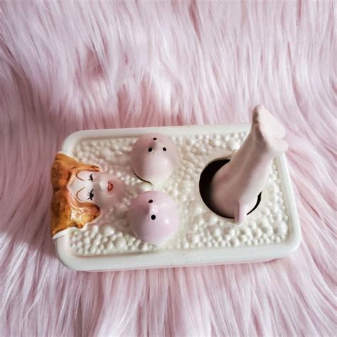 VINTAGE NUDE RISQUÉ nodder Salt And Pepper Shakers Girl in bath Patent TT PicClick CA