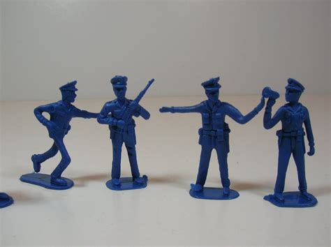 Plastic Toy Policemen Set Of 30