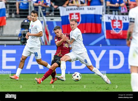 Leandro Trossard Del Belgio E Ondrej Duda Della Slovacchia