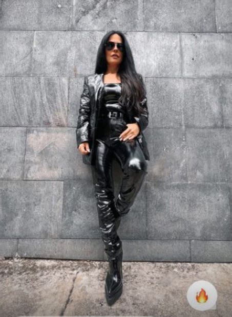 Martha Debayle Enciende Instagram Con Total Look De Vinipiel