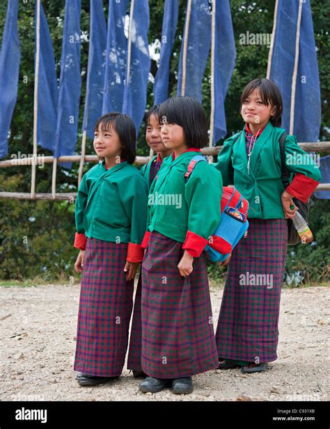 Bhutanese school uniform hi-res stock photography and images - Alamy