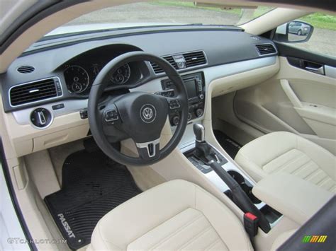 Cornsilk Beige Interior 2013 Volkswagen Passat V6 Se Photo 82048987