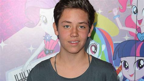 Ethan Cutkosky Career Net Worth Girlfriend Relationships And Many More Second Skin Overalls