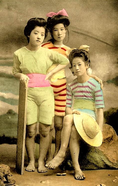 37 Rare Color Photos Of Young Japanese Girls Posing In Bathing Suits