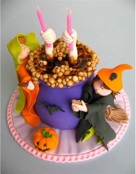 Halloween cake decorating picture.JPG Hi-Res 720p HD