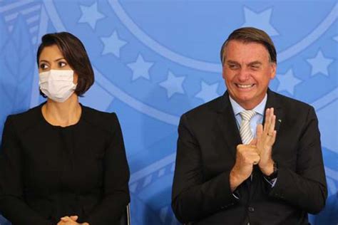 Bolsonaro Diz Que Michelle Tomou Vacina Contra Covid Nos Eua E Antes