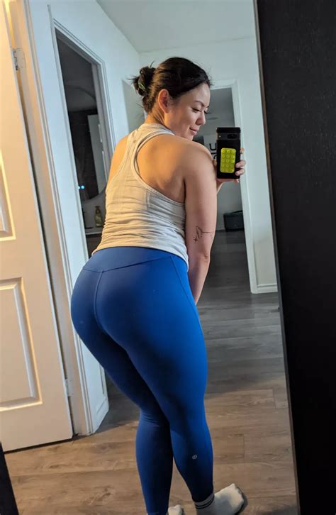 Bury Yourself In Between The Thighs Nudes Leggings NUDE PICS ORG