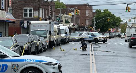 Police Officers Fatally Shoot Man Holding Gun In Brooklyn Nypd Gothamist