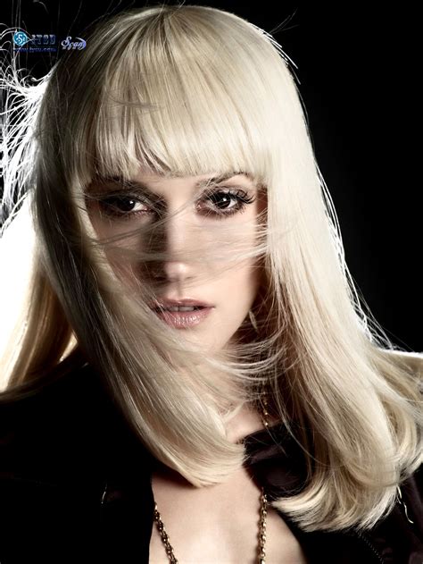 Brave Celebrity Hot Photo Gwen Stefani Photos 08