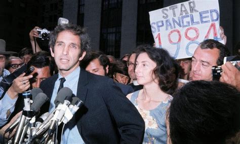 Daniel Ellsberg, Pentagon Papers whistleblower, dies aged 92 — Guardian ...