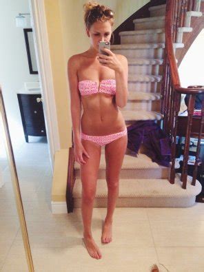 Slim Bikini Babe Porn Pic