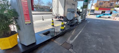 Posto De Gasolina Irregular Interditado Em Opera O Na Zona Norte