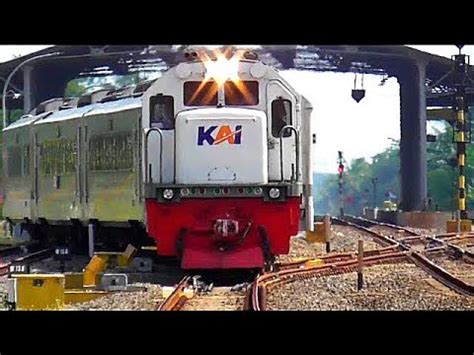 Kejar Kejaran Kereta Joglosemarkerto Dari Arah Kedatangan Hingga