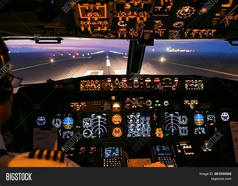 Cockpit Passenger Image & Photo (Free Trial) | Bigstock