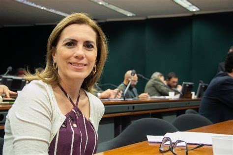 Deputada federal Rosana Valle PSB é internada em Hospital de Brasília