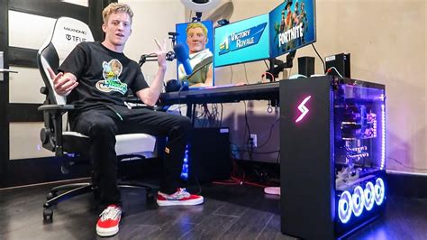 Tfue Gaming and Streaming Setup [2019] | VloggingHero