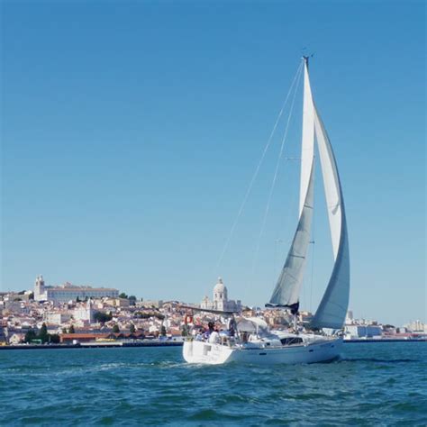 Passeios De Barco Inesquecíveis No Tejo