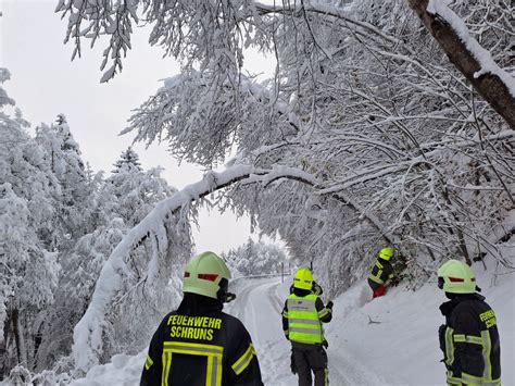 Mehrere Eins Tze Wegen Starken Schneefall Und Eine Brandmeldeanlage Hat