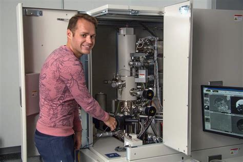 Electron Microscope [image] Eurekalert Science News Releases