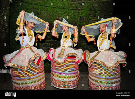 Ornamenti Per La Danza Manipuri