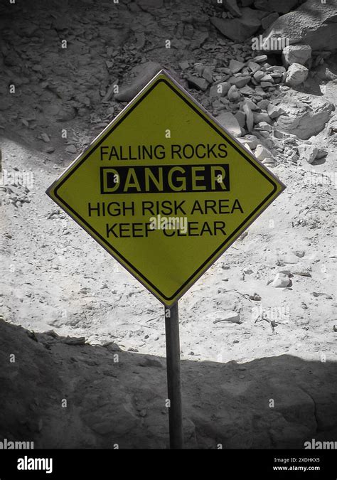 Falling Rocks Sign Stock Photo Alamy