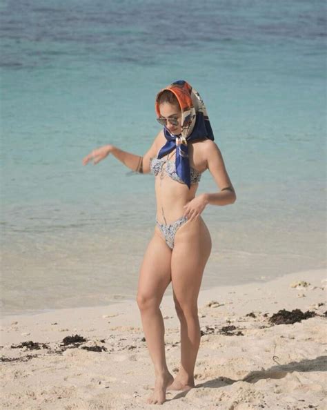 3 Hot Sexy Zainab Ghazi Bikini Pics