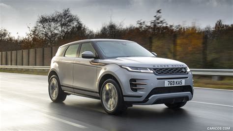 2021 Range Rover Evoque P300e PHEV | Front Three-Quarter