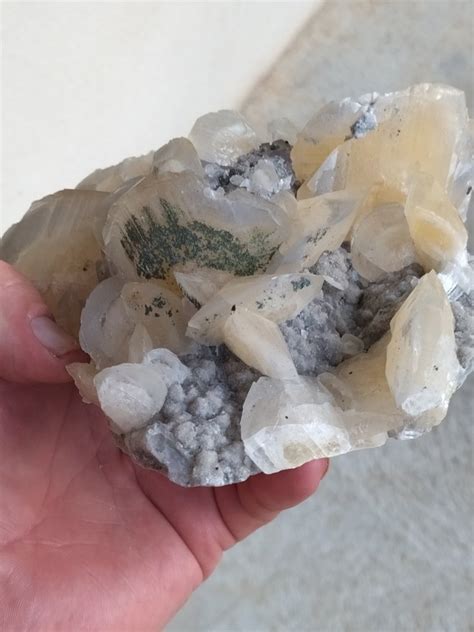 Calcite E Fluorite Cristalli Su Matrice Cm G