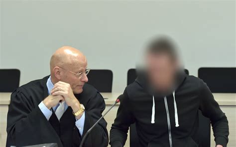 Essen Obdachloser Erw Rgt Angeklagter Bestreitet Vor Gericht Tat