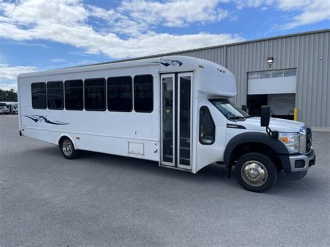 2016 Starcraft Ford F550 28 Passenger Shuttle Bus