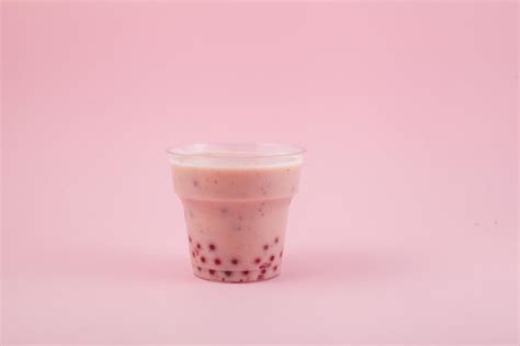 Boisson boba aux fraises ou thé à bulles aux fruits Cocktail