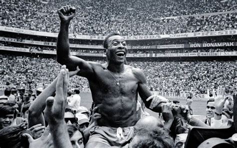 Seis momentos memoráveis da carreira de Pelé