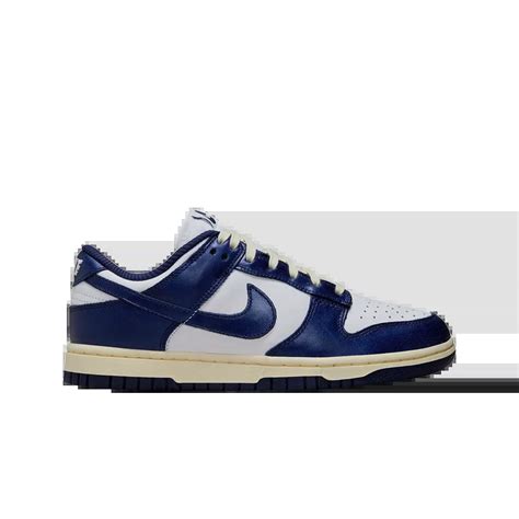 W Nike Dunk Low PRM Midnight Navy And White