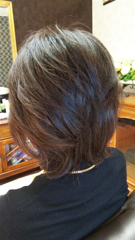 50代 ヘアスタイル ミディアム レイヤー