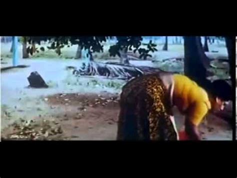 Mallu Hot Aunty Maid Seducing A Guy Youtube