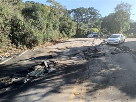 Obras De Asfalto Na Estrada Da Uva S O Conclu Das Radio Caxias Fm