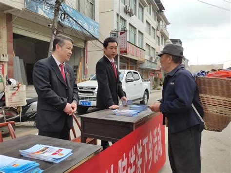 【我为群众办实事】凤凰法院：法治宣传进乡镇 普法知识入民心澎湃号·政务澎湃新闻 The Paper