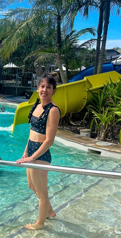 Classic Square Neck Bikini Bralette Black Une Piece