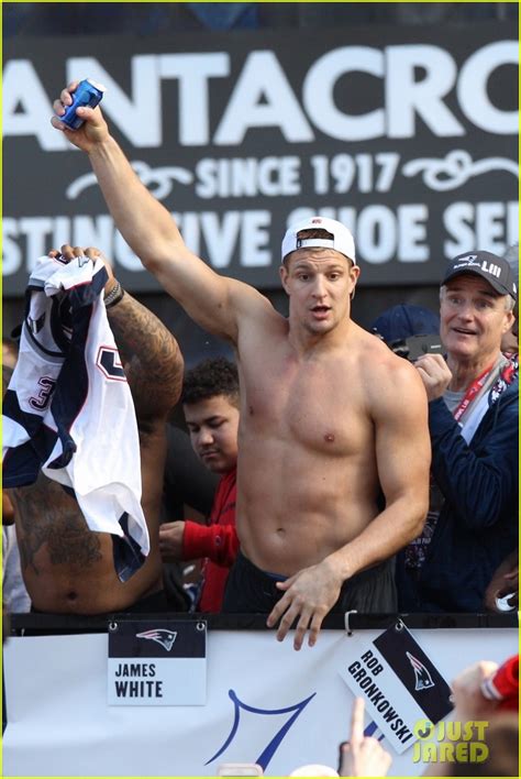 Patriots Rob Gronkowski Strips Down To Show His Abs During Super Bowl