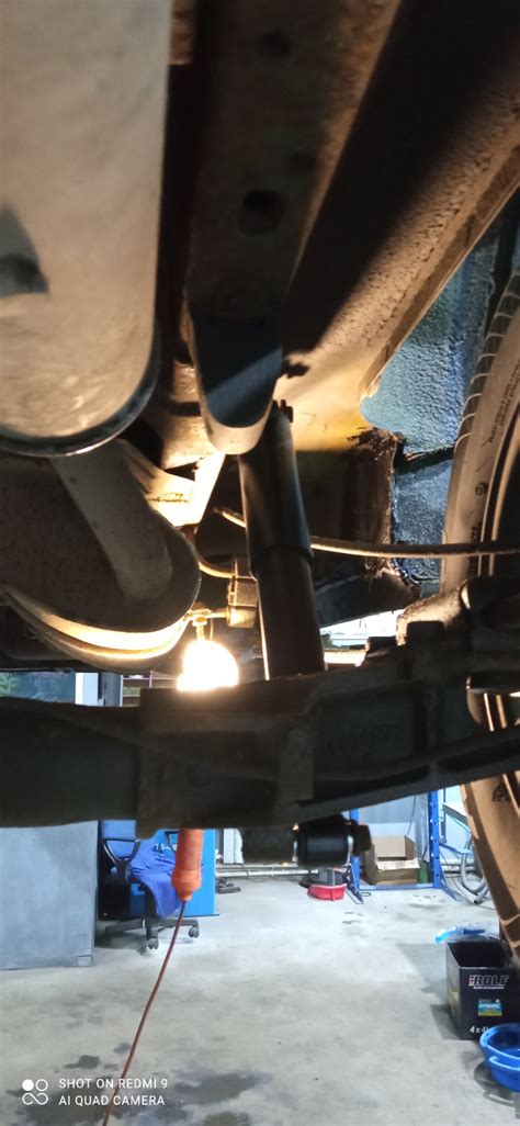 Замена задних амортизаторов и жидкости в гуре — Dodge Caravan III, 3 л ...