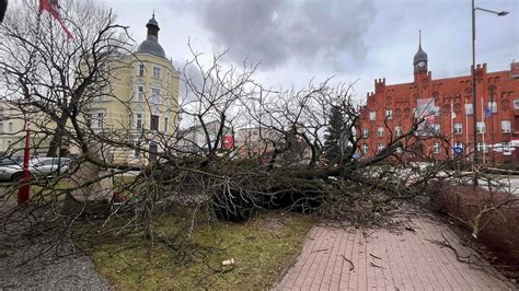 Skutki Wichury Stra Interweniowa A Blisko Razy Aktualizacja