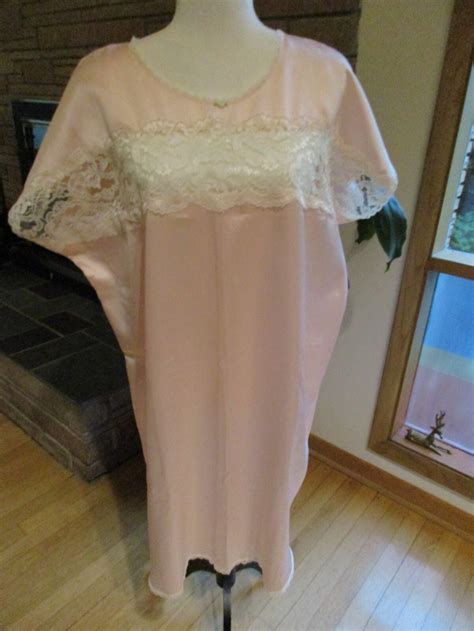 Vintage Lingerie Nightie Nightgown Pink Lace Trim XL Gem