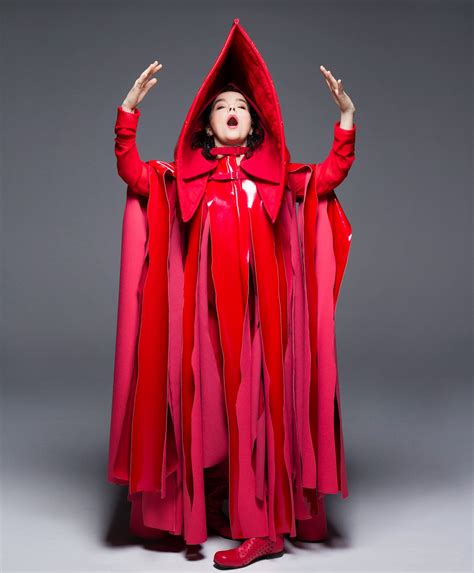 Bjork photo gallery - high quality pics of Bjork | ThePlace